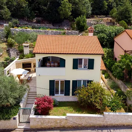 Сasa de vacaciones Pet Friendly In Porozina