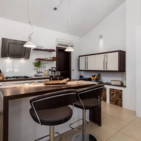 Дом отдыха Pet Friendly In *